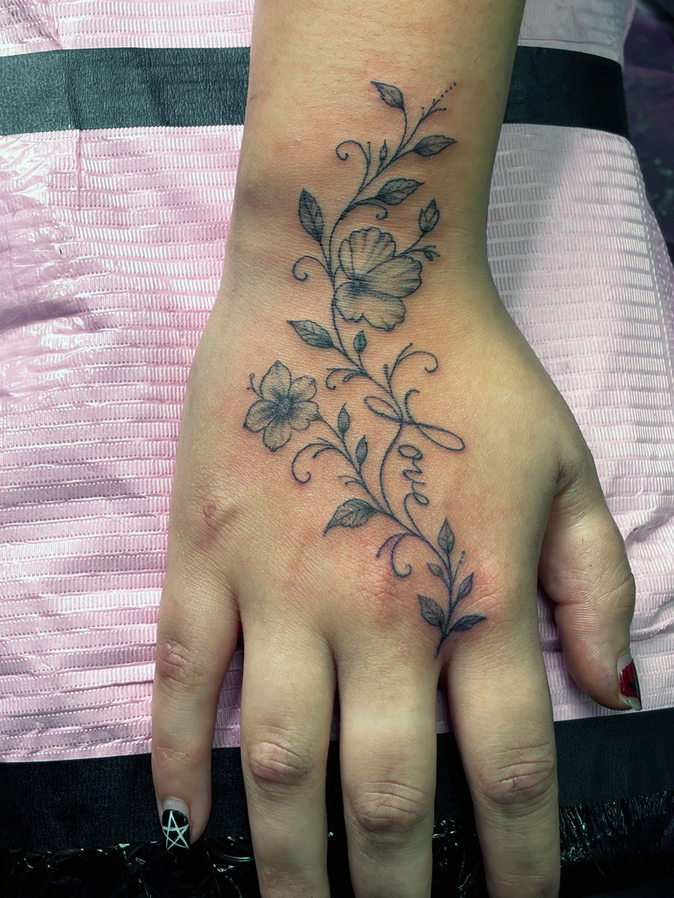Floral Hand Fineline